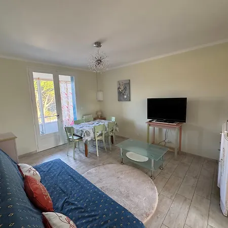 Dame De Monts Proche *