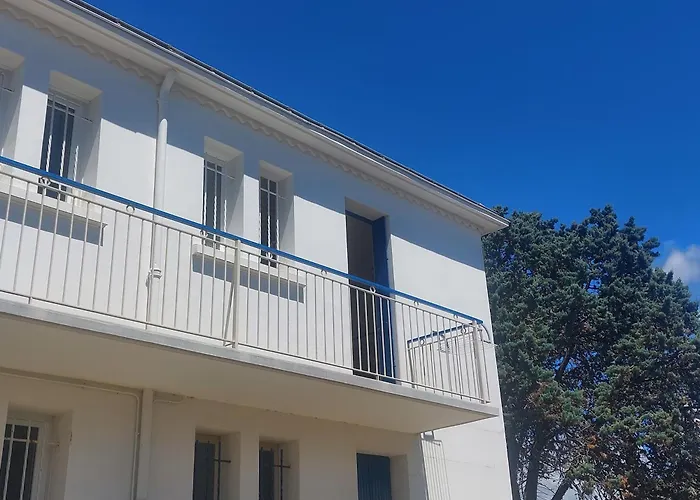 Dame De Monts Proche Notre-Dame-de-Monts