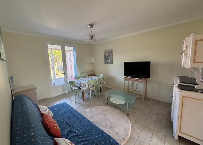 Dame De Monts Proche *